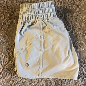 Lululemon size 4 mint green shorty shorts